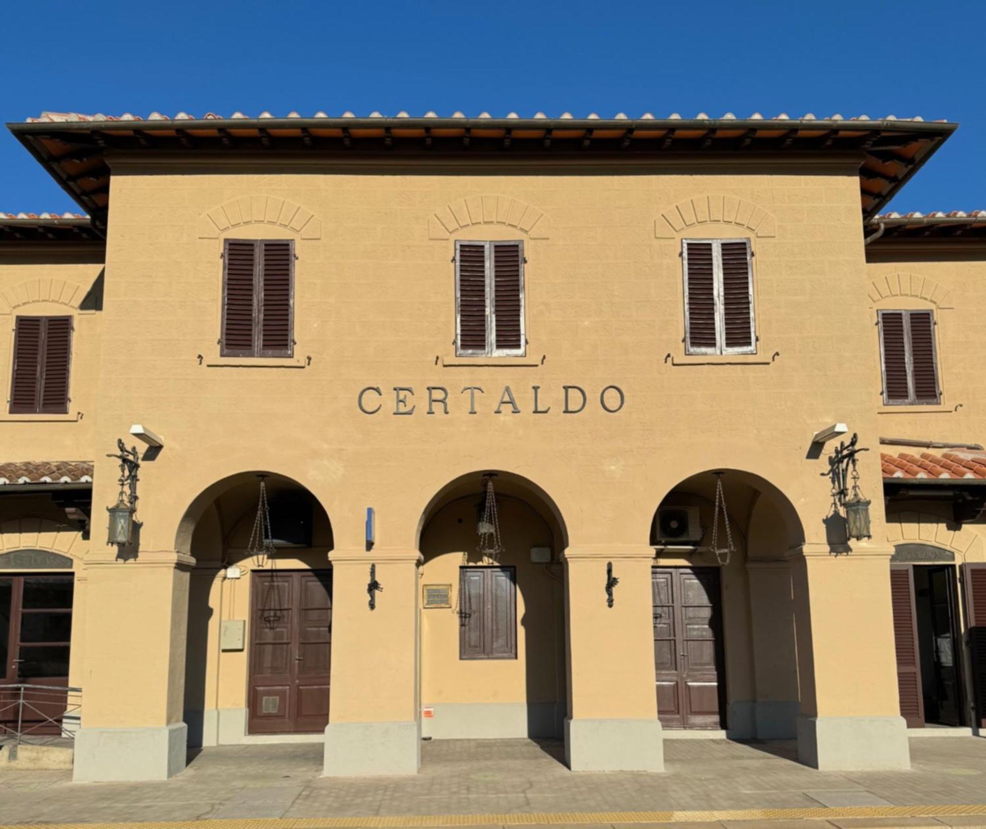 Апартаменты Casa Giulia, Il Gioiello Del Borgo Чертальдо Экстерьер фото