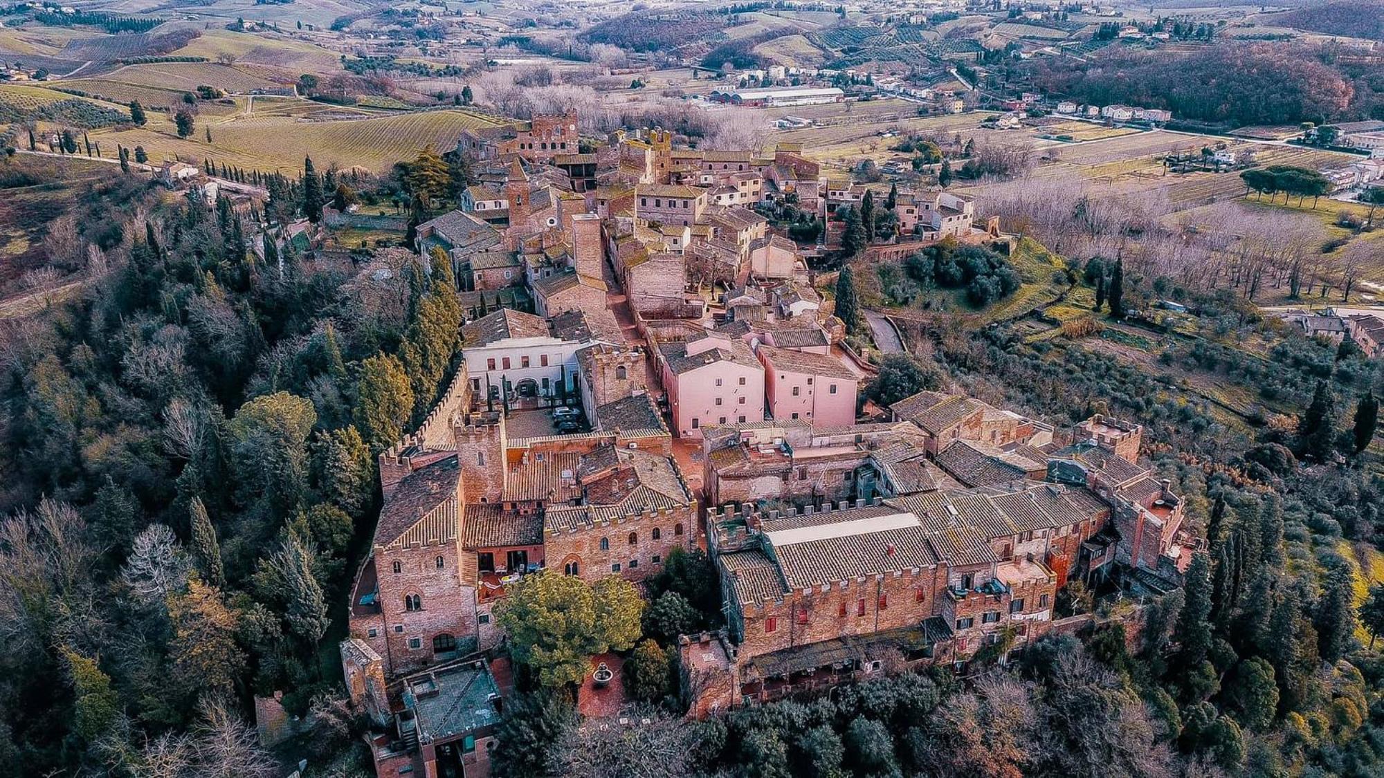 Апартаменты Casa Giulia, Il Gioiello Del Borgo Чертальдо Экстерьер фото