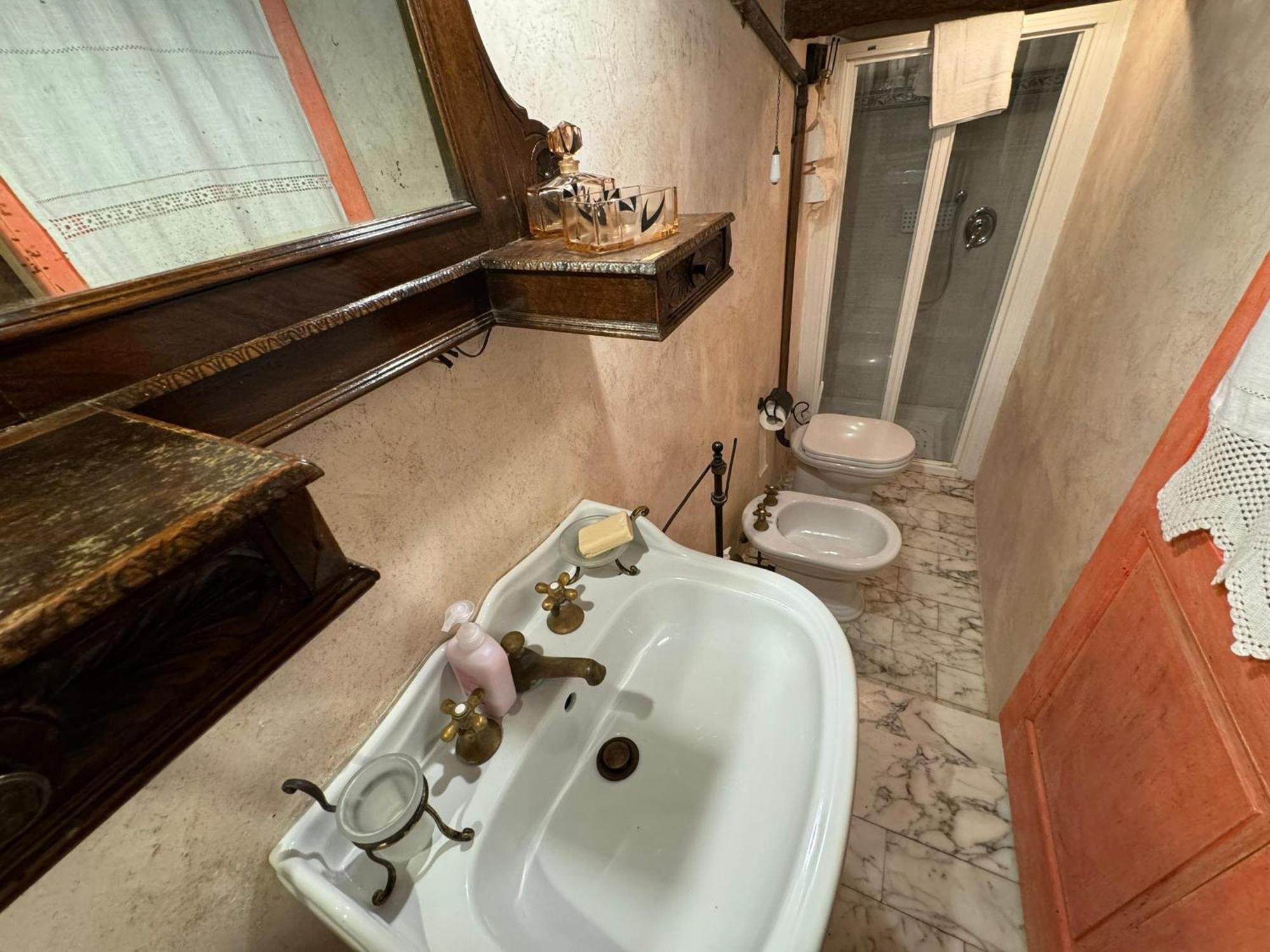 Апартаменты Casa Giulia, Il Gioiello Del Borgo Чертальдо Экстерьер фото